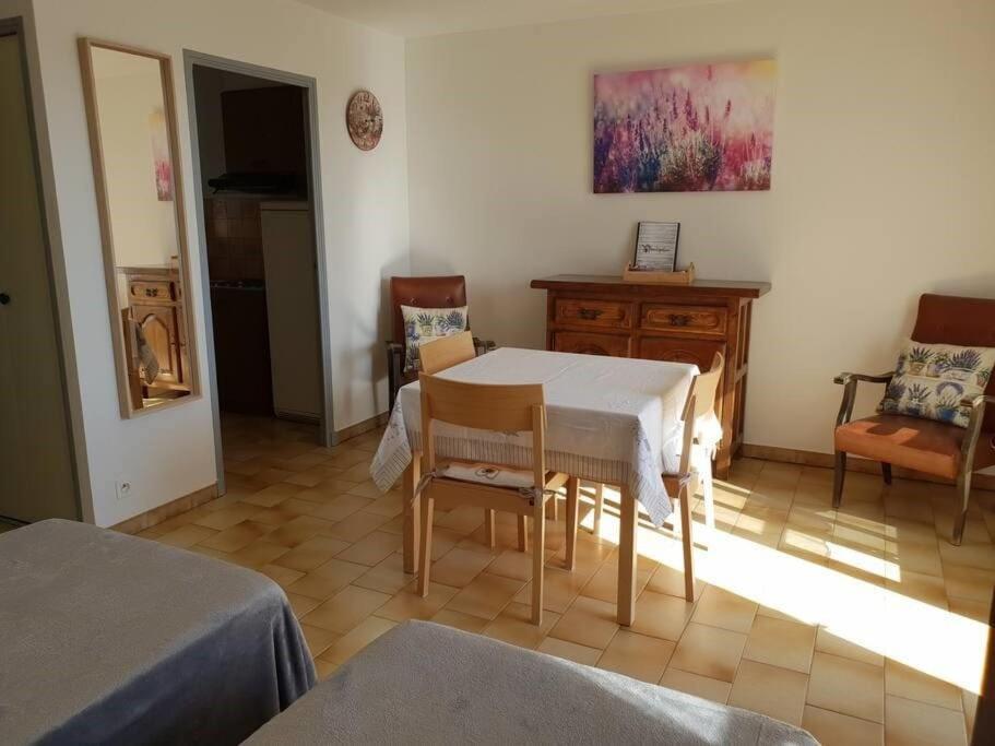 Residence Lou Cigaloun - Ana Location Greoux-les-Bains Bagian luar foto