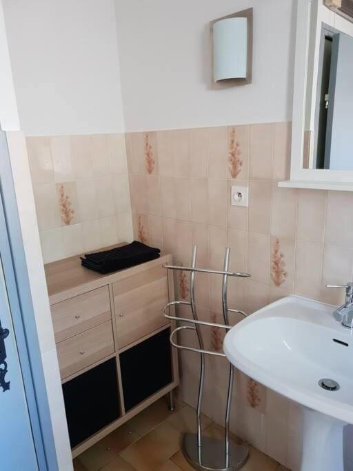 Residence Lou Cigaloun - Ana Location Greoux-les-Bains Bagian luar foto